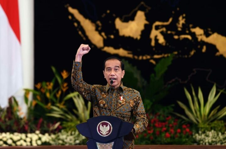 Jokowi Dorong Indonesia Menuju Industrialisasi Penuh