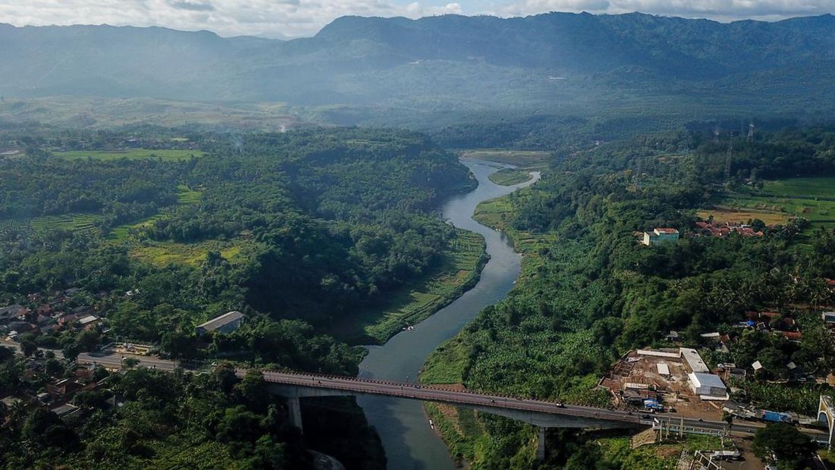 Legenda Kiai Layung: Makhluk Raksasa Penjaga Keseimbangan di Sungai Citarum